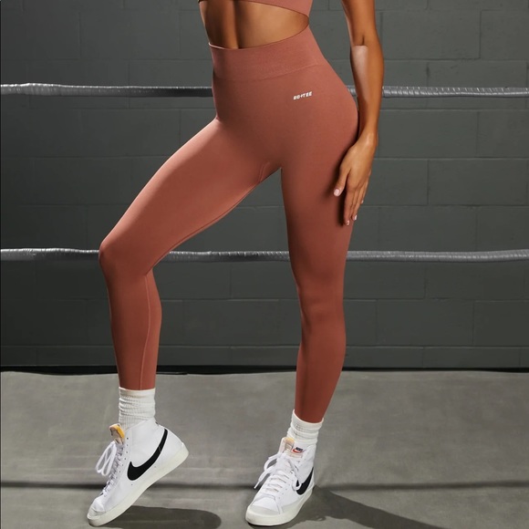 Bo & Tee Surge Curved Waist Seamless Scrunch Leggings - Rust - Small - Picture 4 of 10